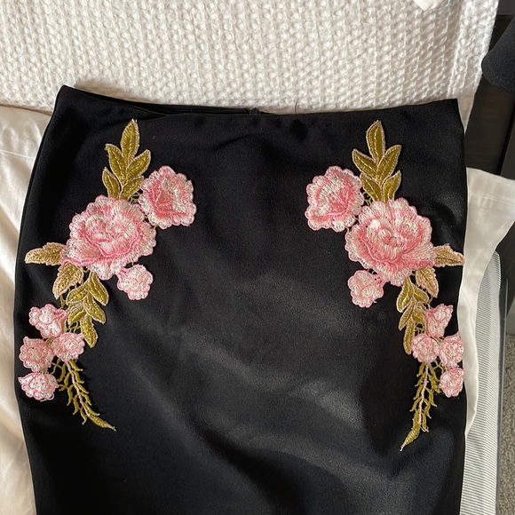 Two piece set - Picture 2 of 3